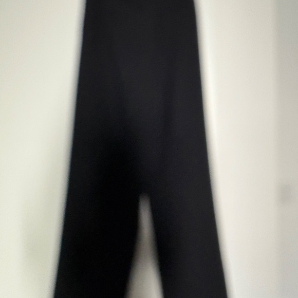 Aritzia Effortless pant - Picture 3 of 4